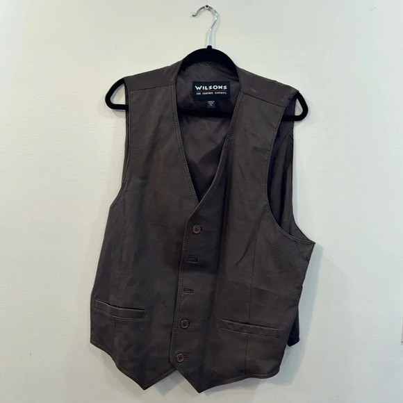 Wilsons Leather Other - Wilson brown front leather vest in XL